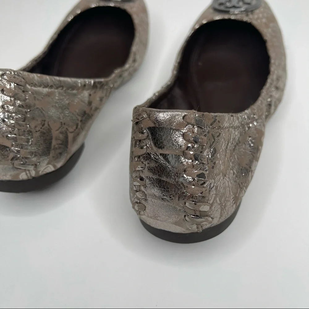 TORY BURCH Heidi Pewter Snake Print Metallic Leather Medallion Ballet Flat Sz 5